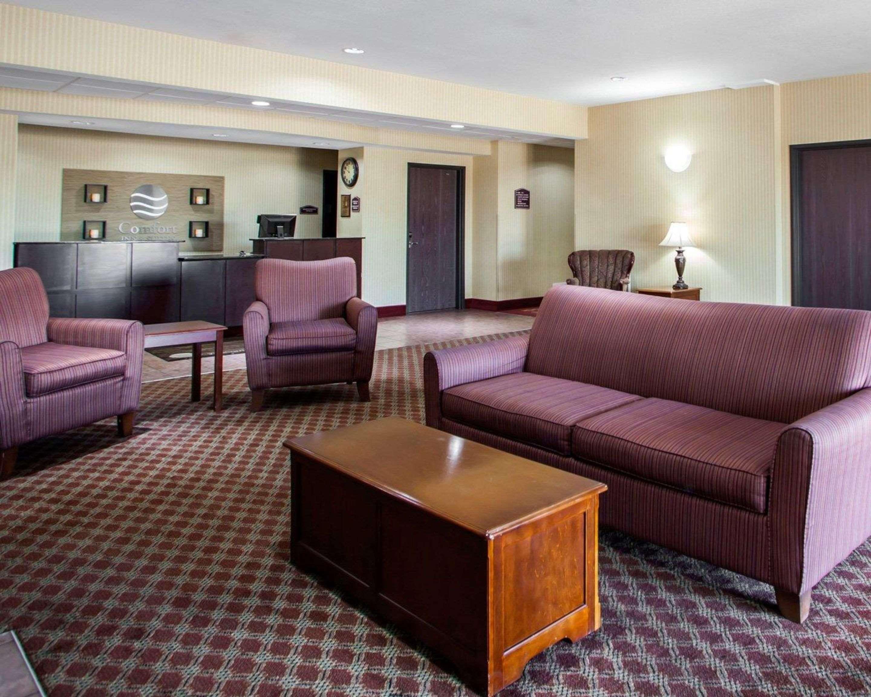 Comfort Inn & Suites Harrisonville Exterior foto