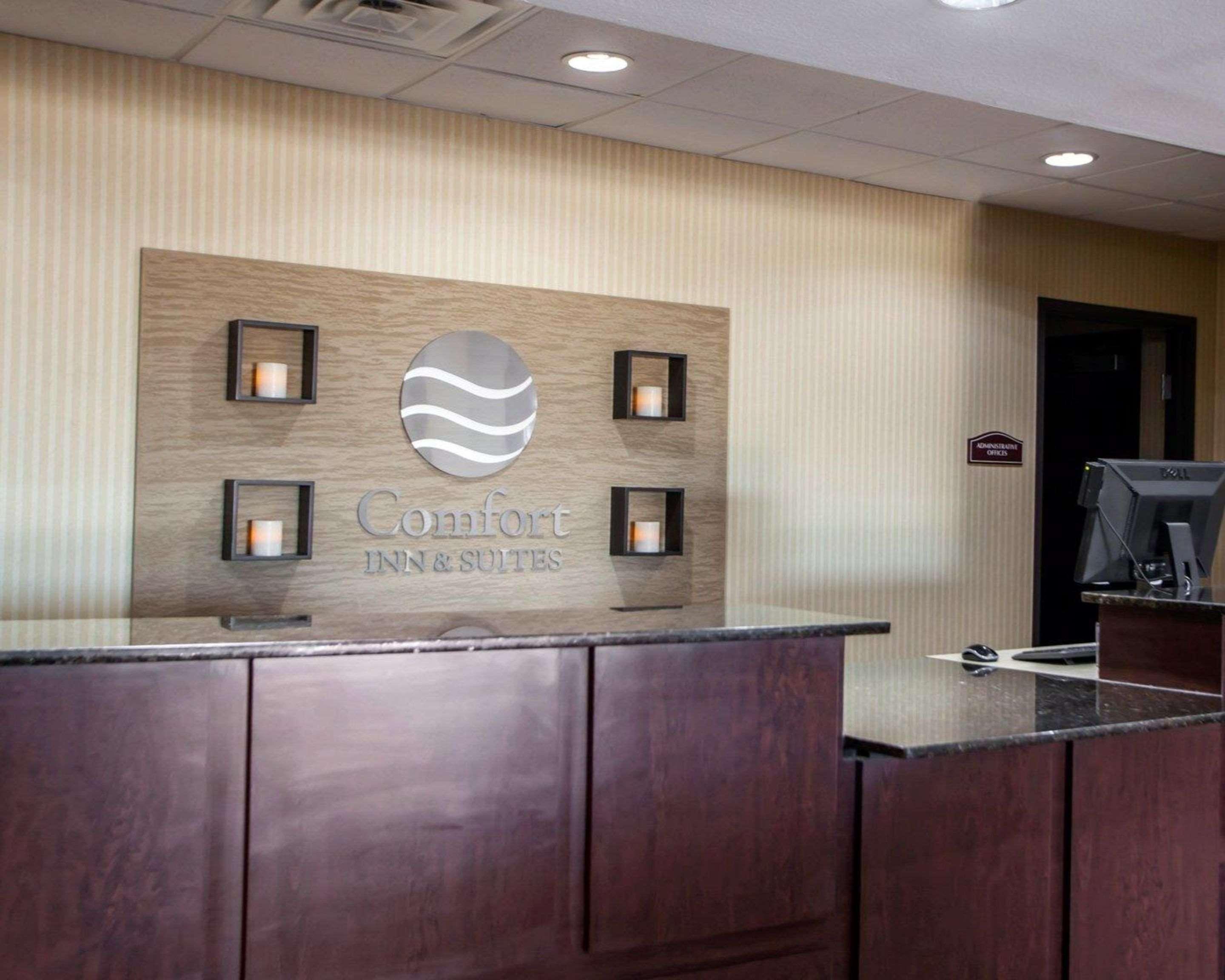 Comfort Inn & Suites Harrisonville Exterior foto
