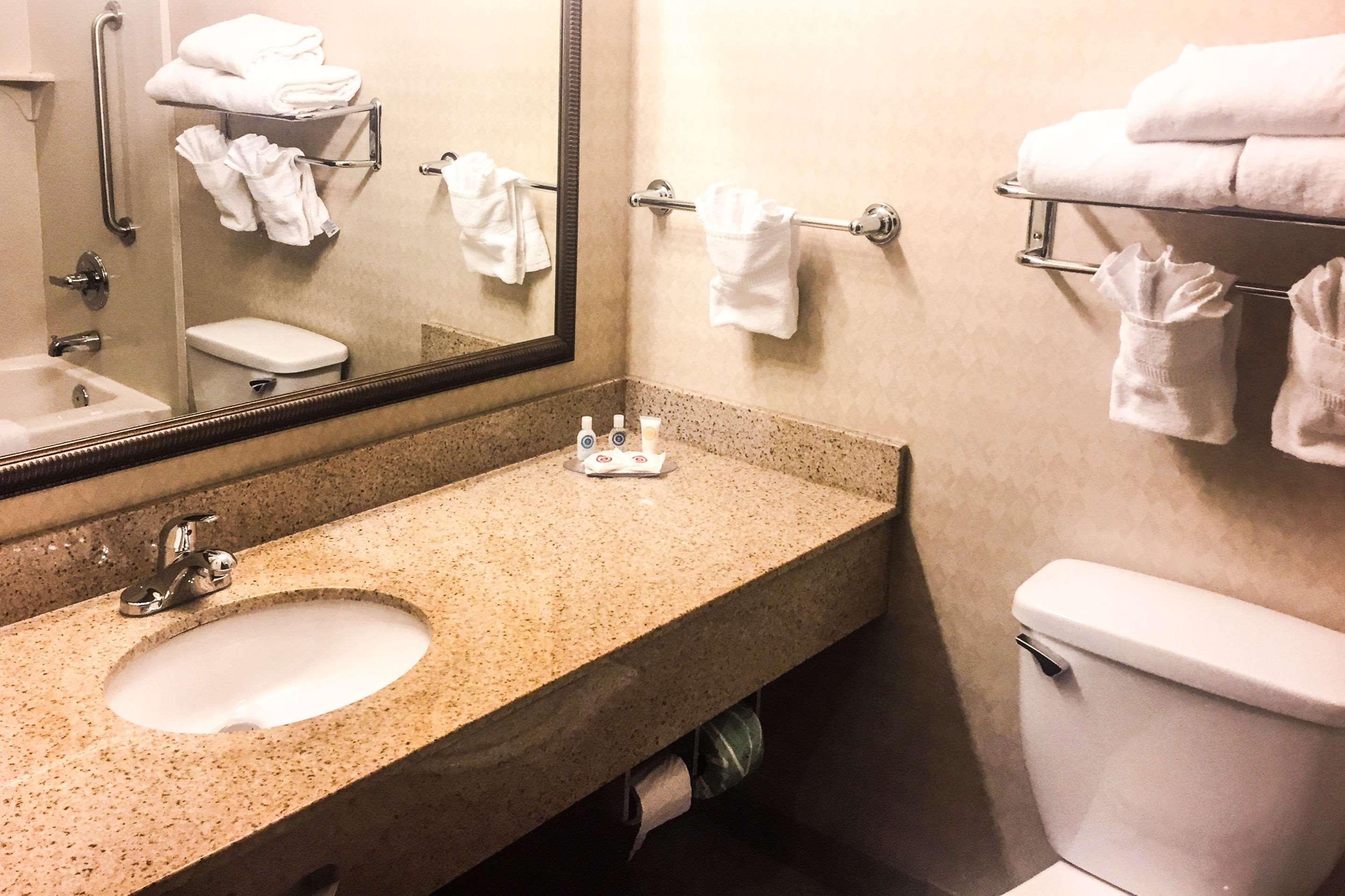 Comfort Inn & Suites Harrisonville Exterior foto